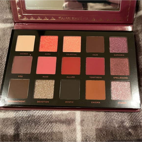 Ace Beautè - Mystic Romance Eyeshadow Palette - Picture 3 of 8